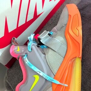 Nike air force 270 sherbert gym shoes size 11